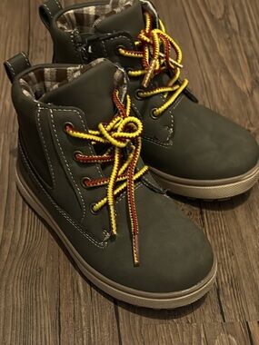 Eddie Bauer boots